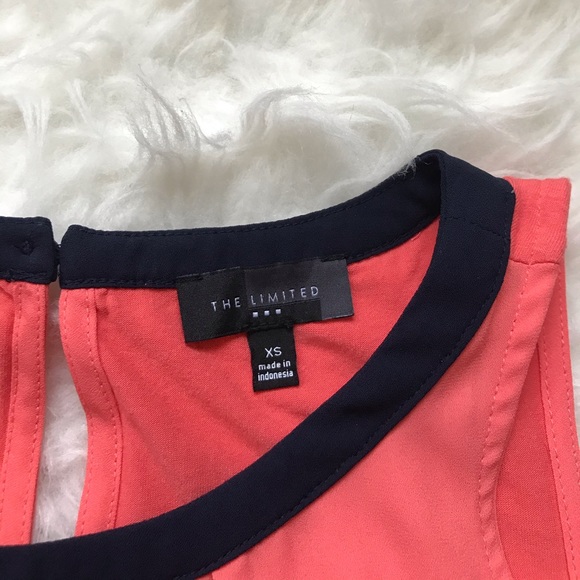 💕SOLD💕The Limited Tank Top - Picture 3 of 7